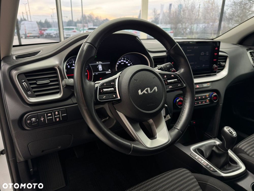 Kia Ceed 1.5 T-GDI M - 8