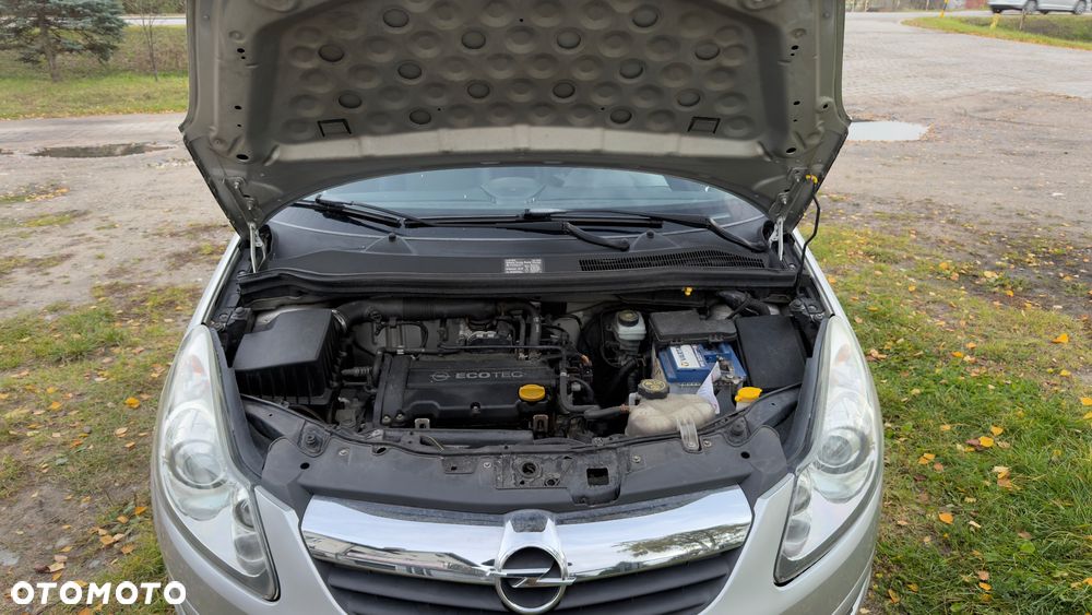 Opel Corsa 1.2 16V Cosmo - 9