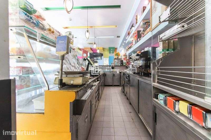 Trespassa-se restaurante e snack-bar em pleno funcionamento - Grande imagem: 5/8