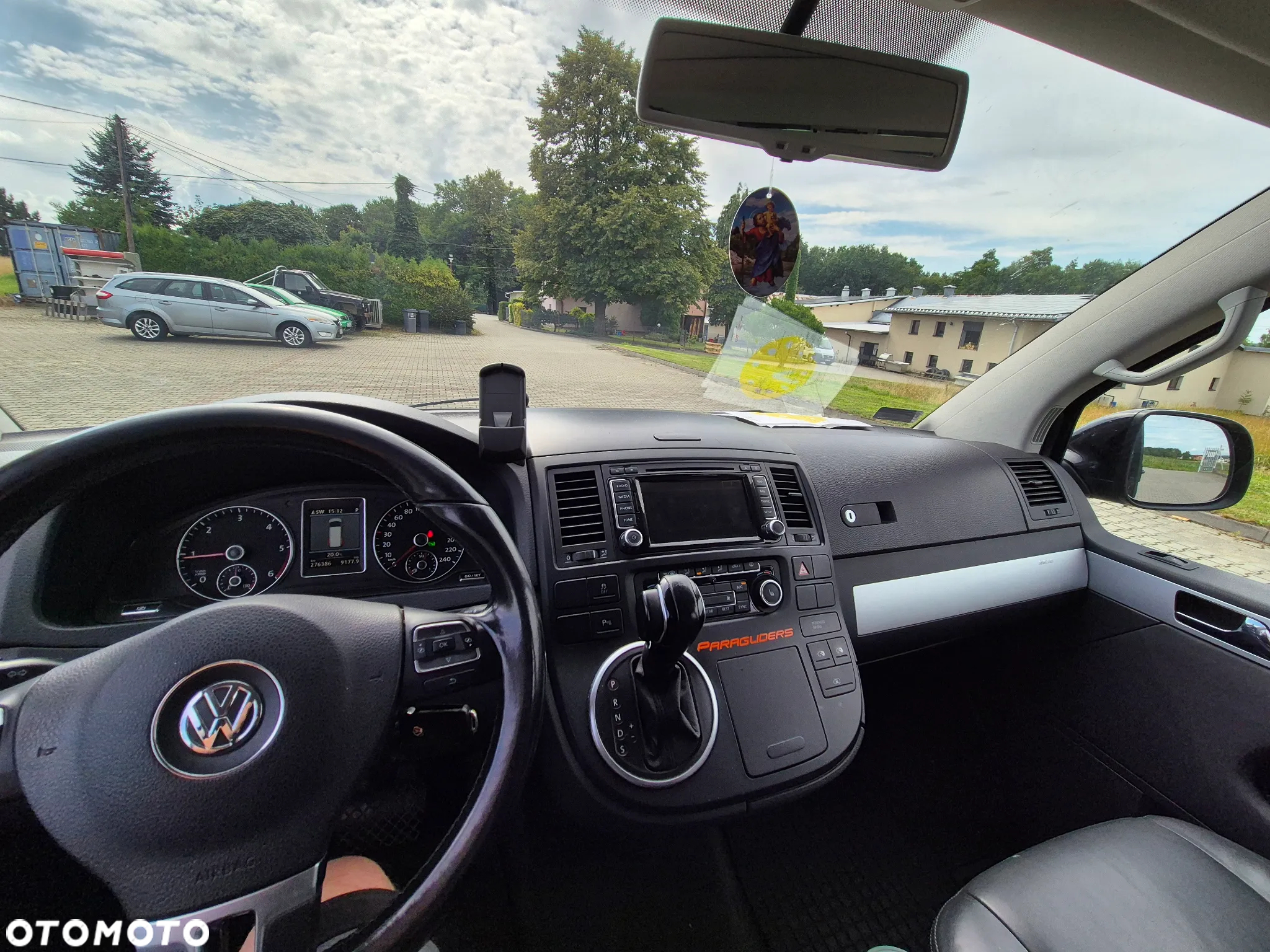 Volkswagen Multivan - 13