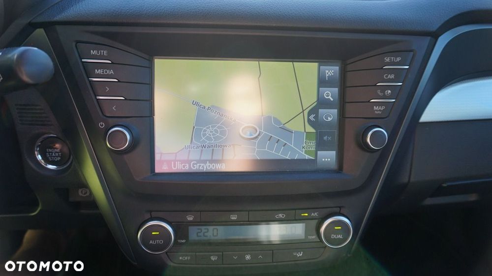 Toyota Avensis - 12
