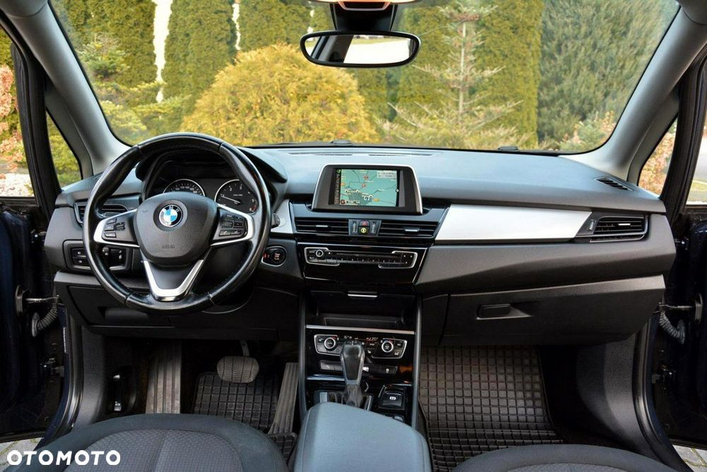 BMW Seria 2 218d - 25