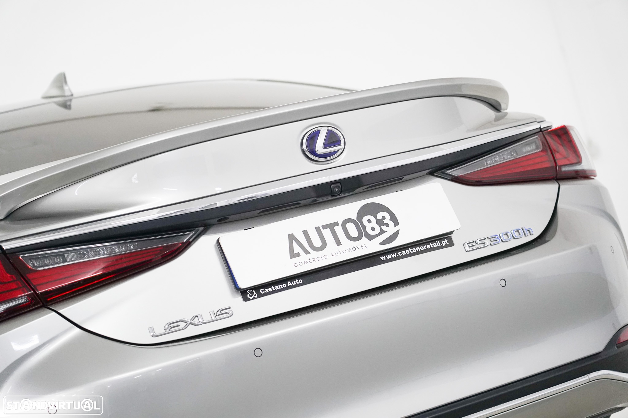 Lexus ES 300h Luxury - 23