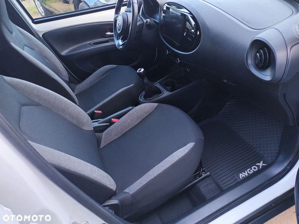 Toyota Aygo X Limited - 27