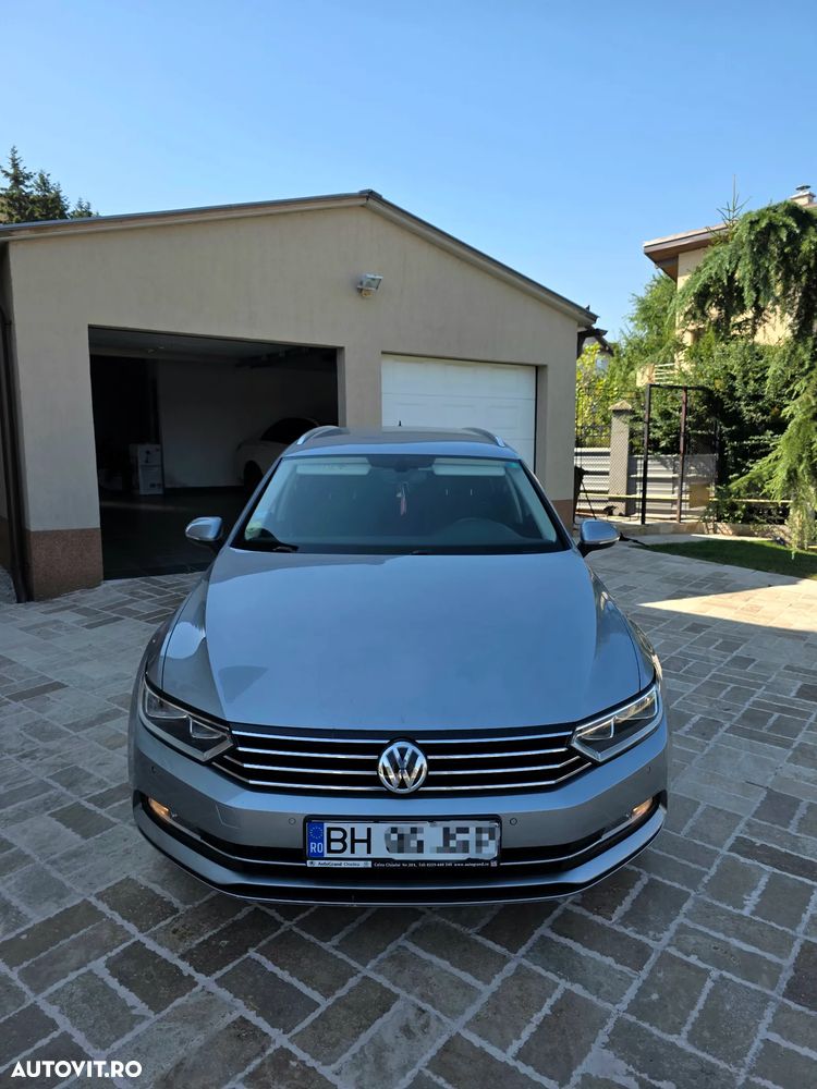 Volkswagen Passat - 1