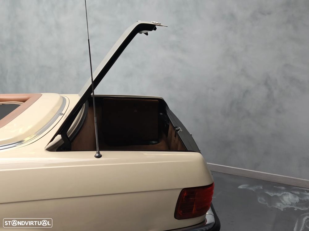 Mercedes-Benz SL 280 - 25