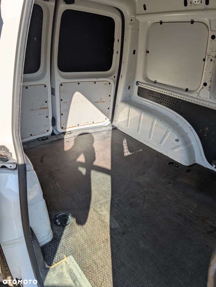 Volkswagen Caddy - 14