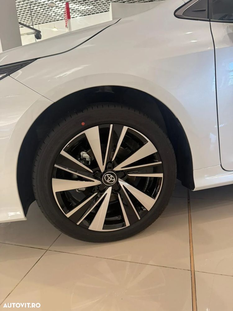 Toyota Corolla Sedan 1.8 HSD Dynamic - 17