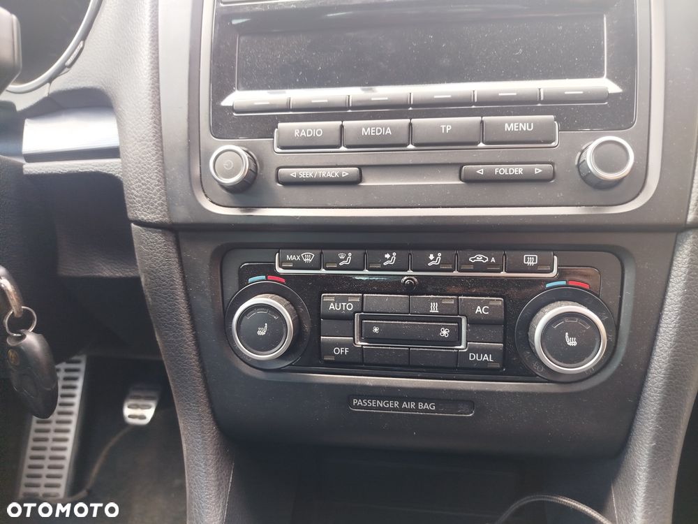 Volkswagen Golf - 6