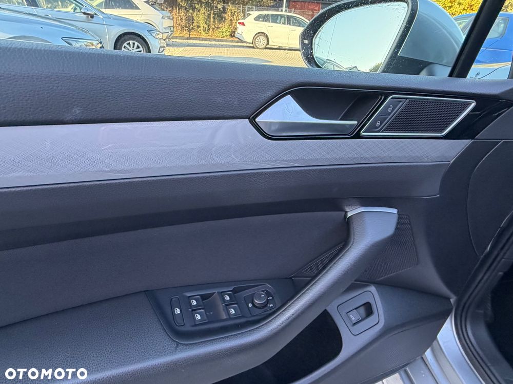 Volkswagen Passat 1.5 TSI EVO Business DSG - 11