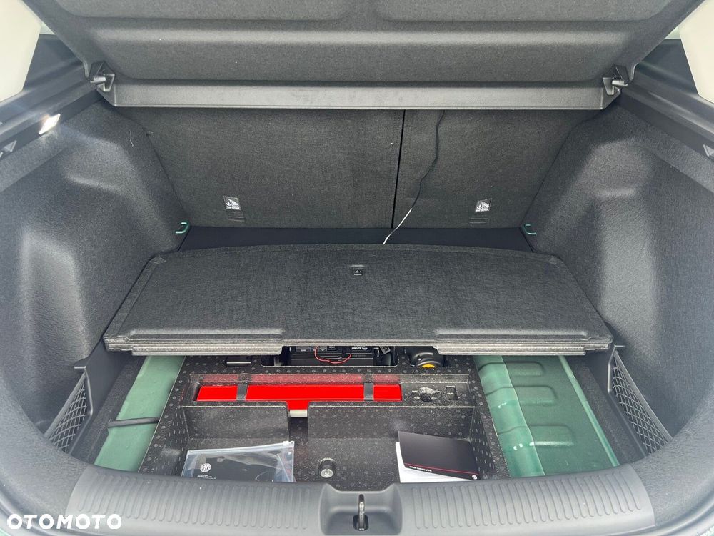MG ZS Hybrid+ - 31