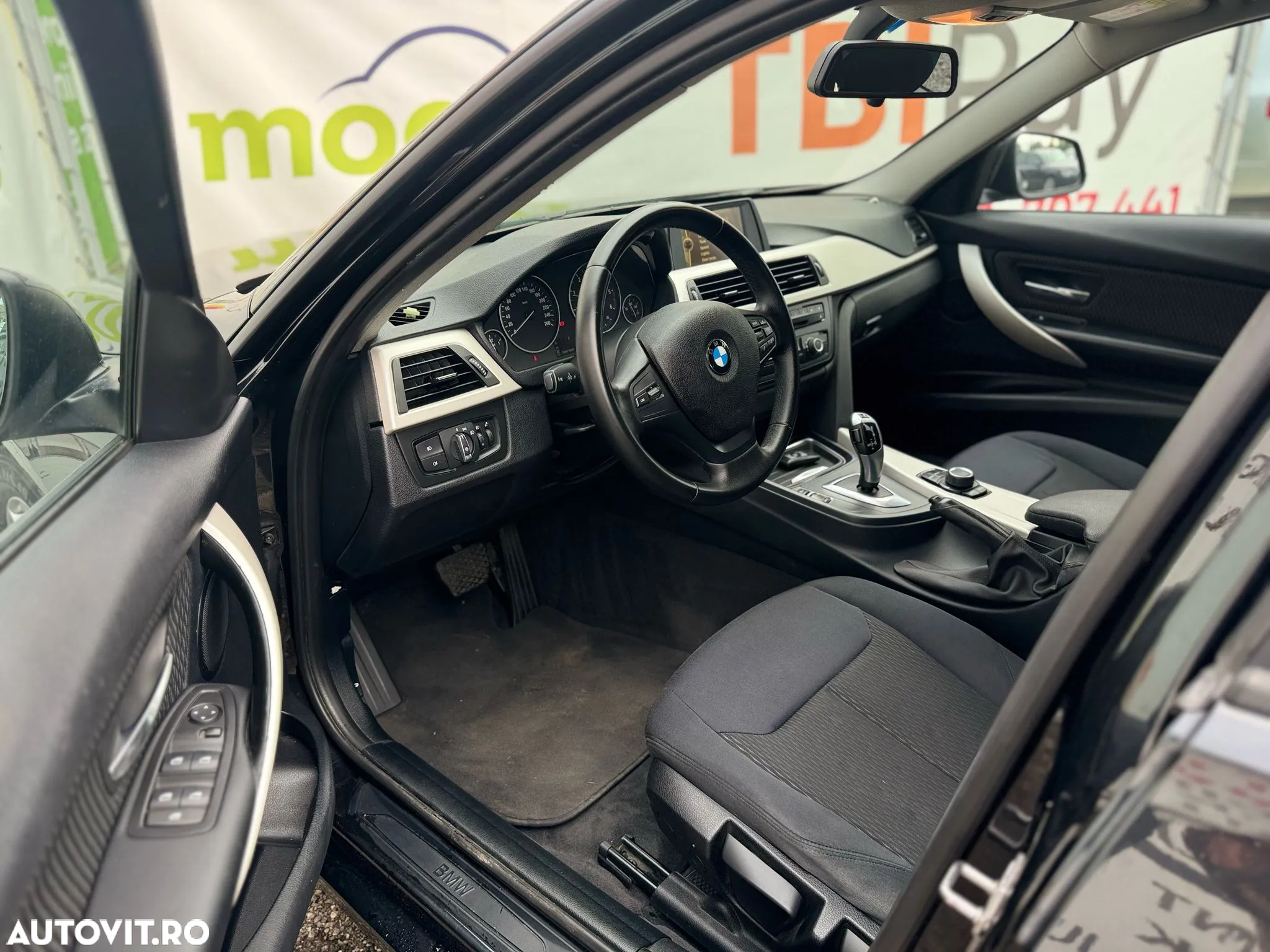 BMW Seria 3 318d Touring Aut. - 25