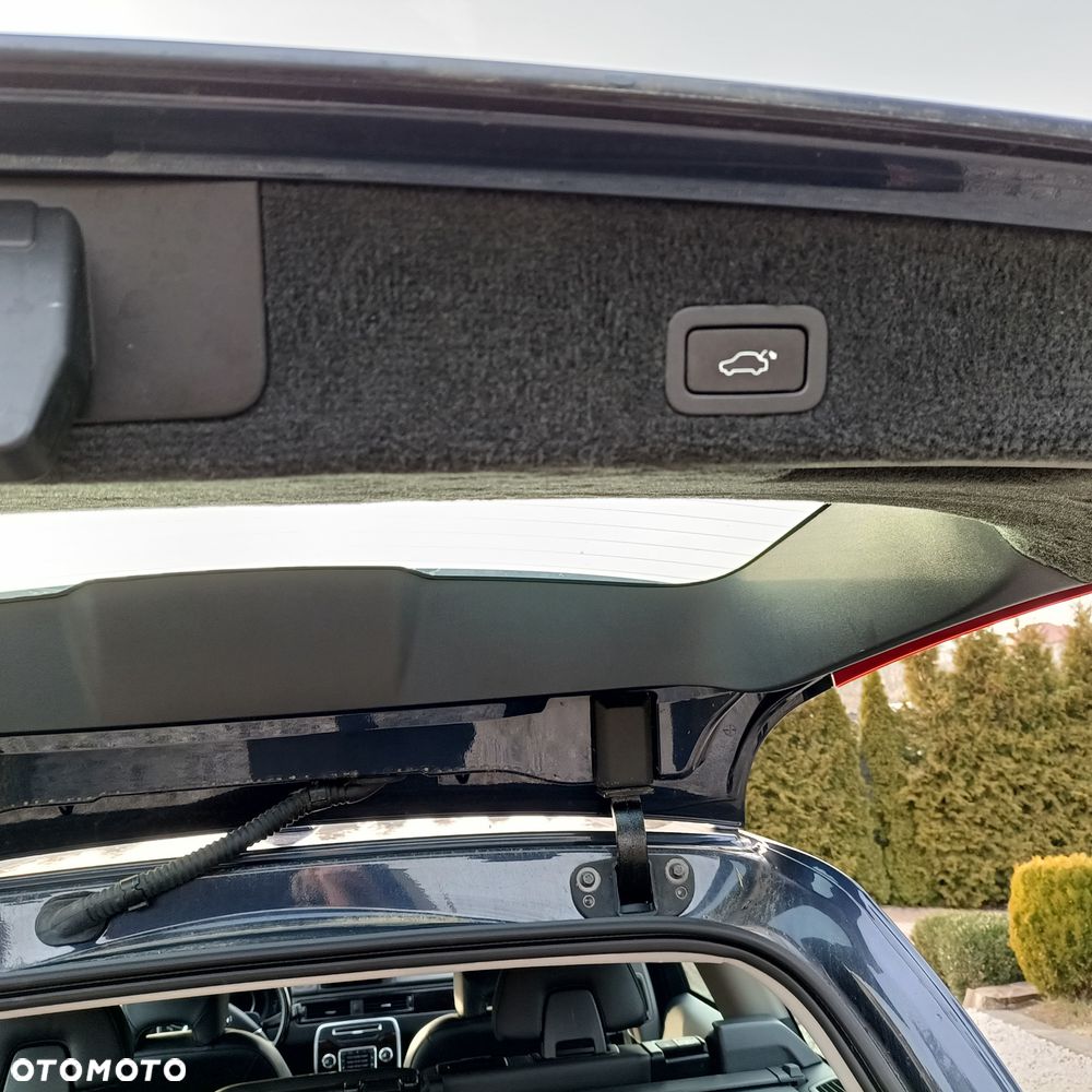 Volvo V70 D2 Black Edition - 20