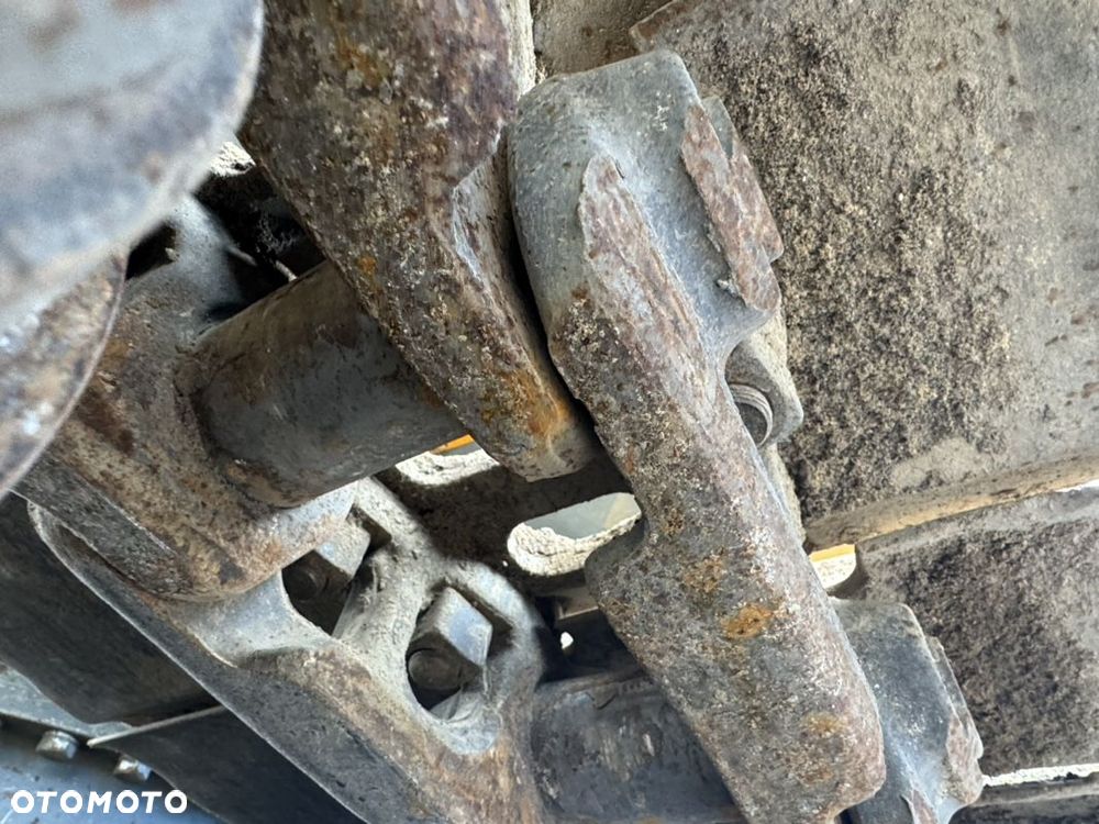 Liebherr R 906 LC - 12