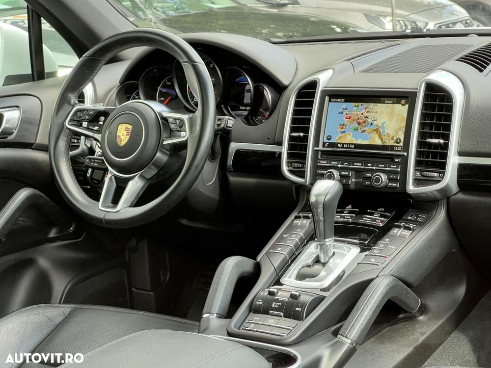Porsche Cayenne - 9