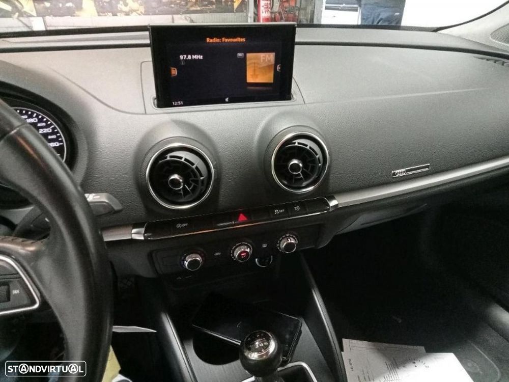 Audi A3 Sportback 2.0 TDI - 4