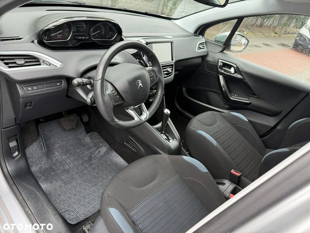Peugeot 208 - 7