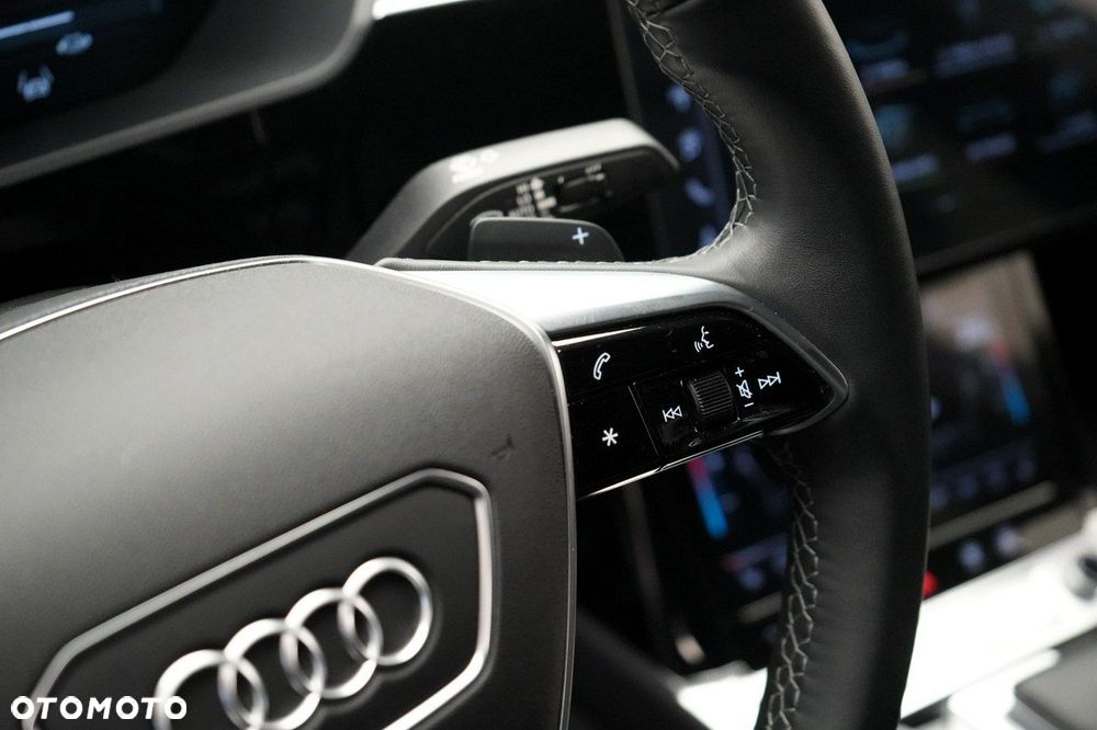 Audi Q8 Sportback e-tron - 21