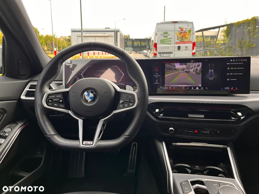 BMW Seria 3 330i xDrive M Sport sport - 33