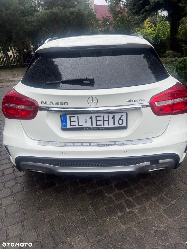 Mercedes-Benz GLA 250 4-Matic - 2
