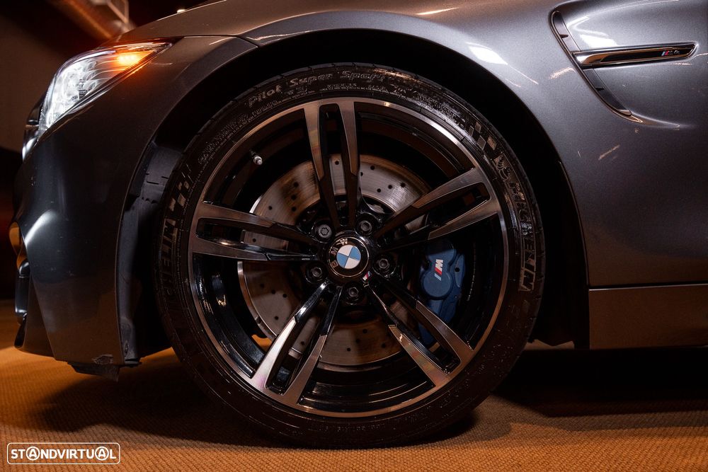 BMW M4 Auto - 11
