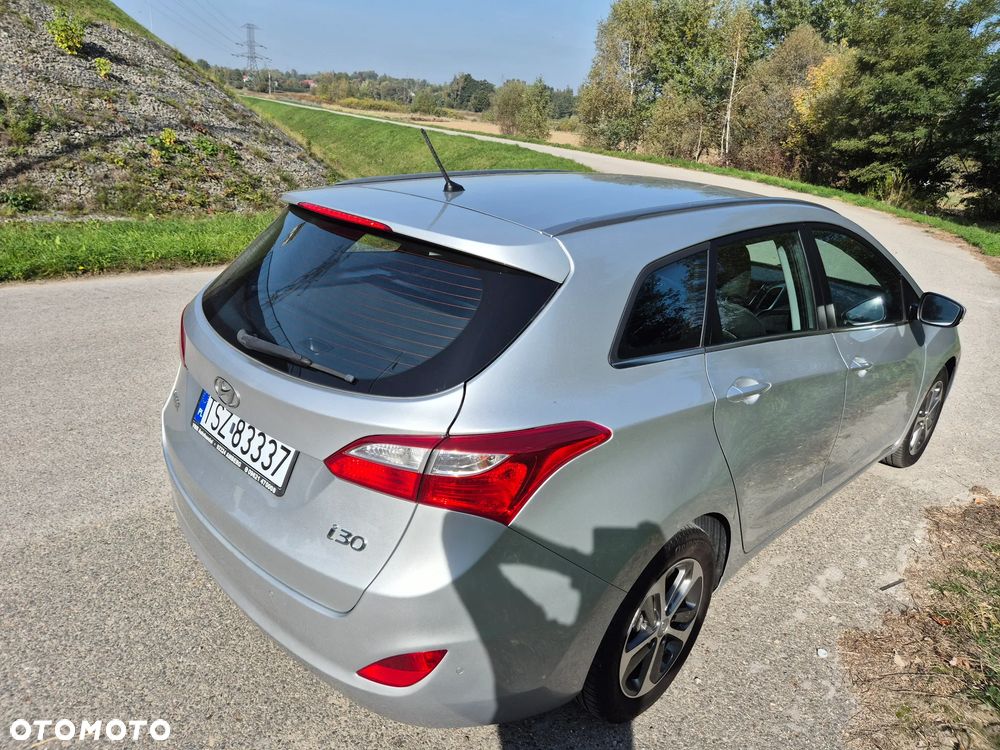 Hyundai i30 blue Kombi 1.6 CRDi Trend - 6