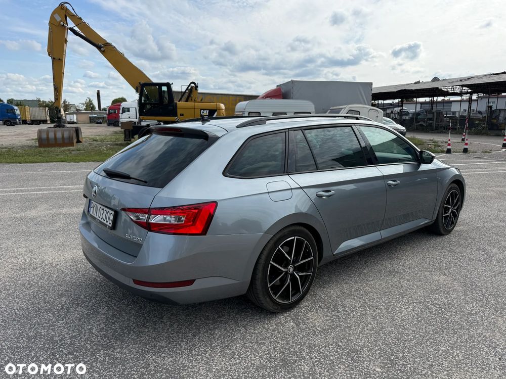 Skoda Superb 2.0 TDI Premium Edition - 8