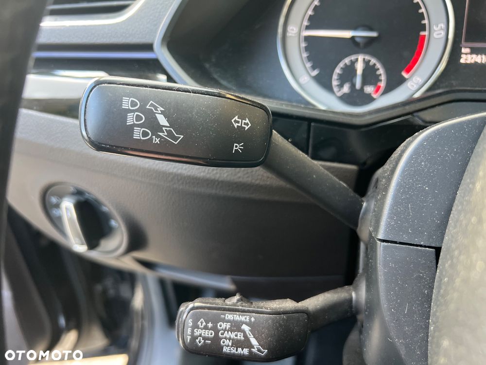 Skoda Superb 2.0 TDI DSG L&K - 27