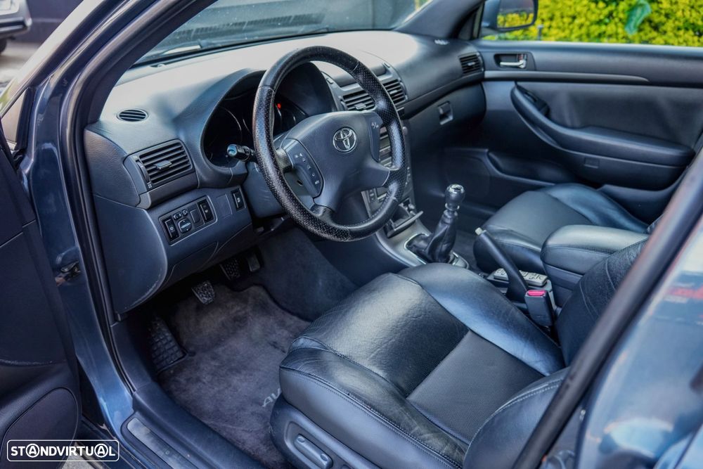 Toyota Avensis SW - 4