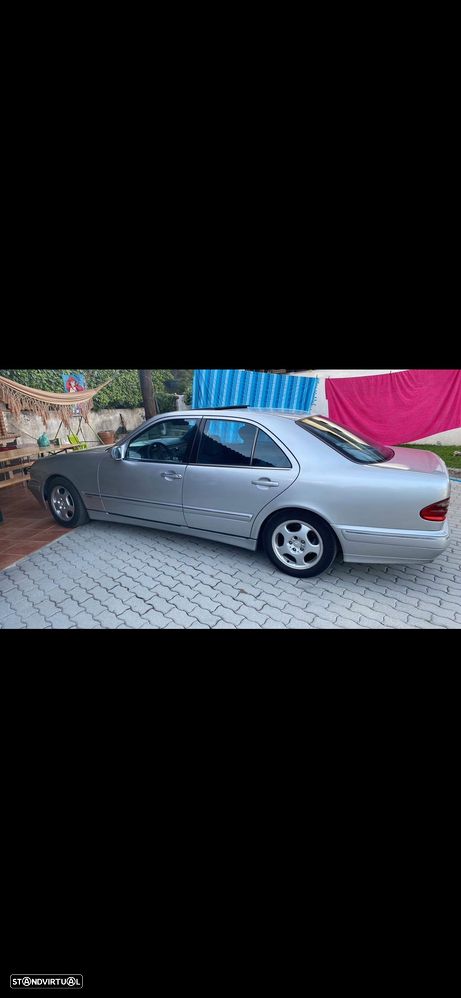 Mercedes-Benz E 270 CDi Avantgarde - 4