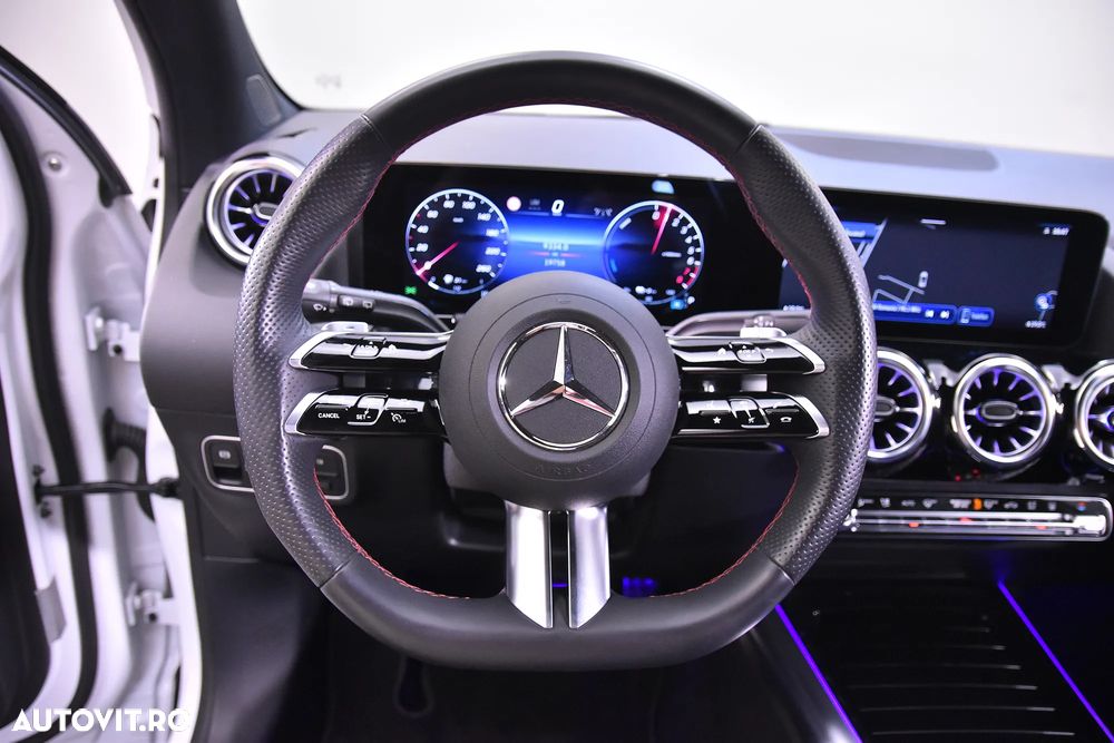 Mercedes-Benz GLA - 16