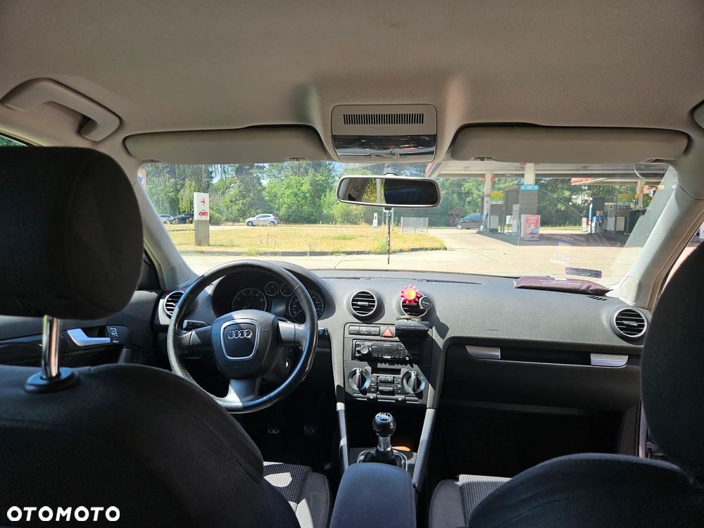 Audi A3 Sportback 1.6 FSI Ambiente - 12