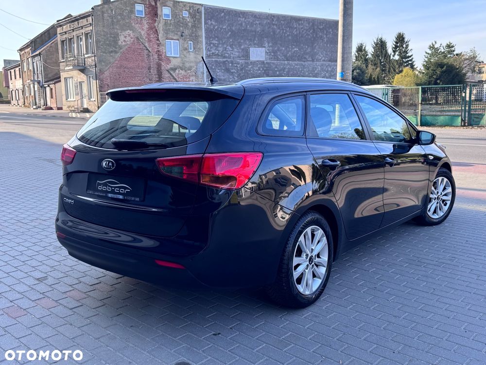 Kia Ceed 1.6 GDI ISG Dream-Team Edition - 11