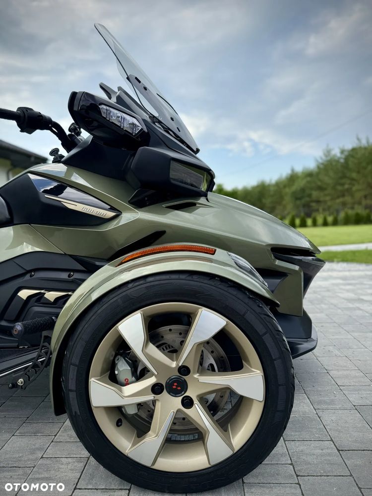 Can-Am Spyder - 31