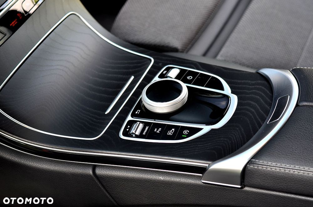 Mercedes-Benz Klasa C 220 d 9G-TRONIC AMG Line - 32