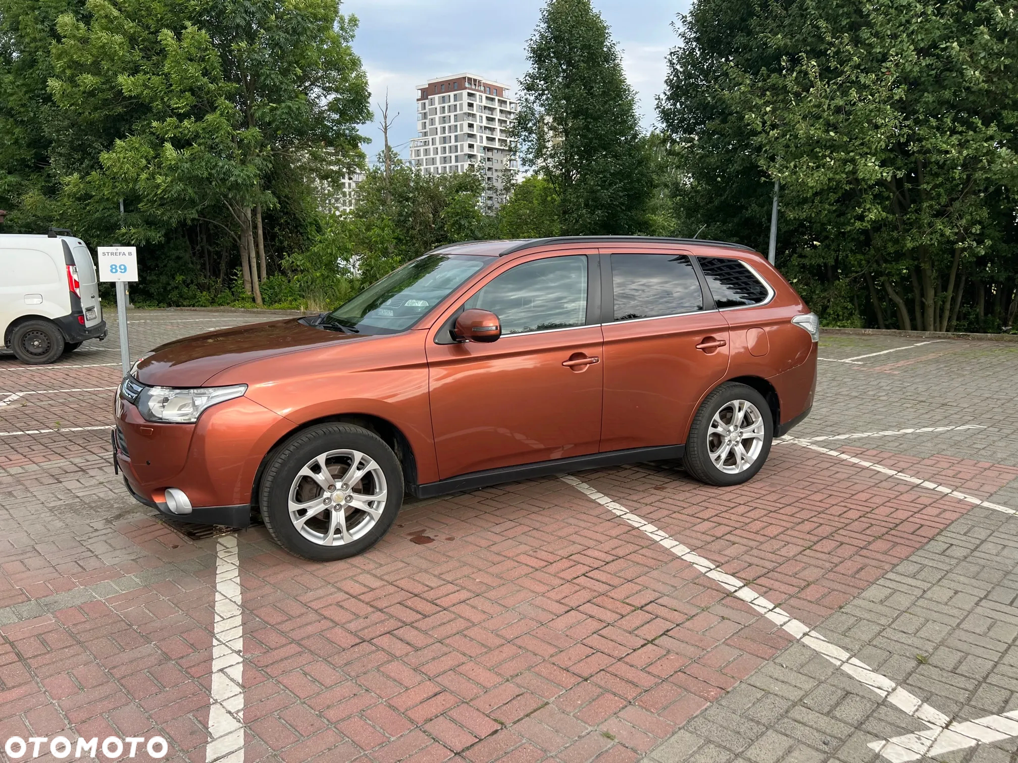 Mitsubishi Outlander 2.0 Intense + - 13