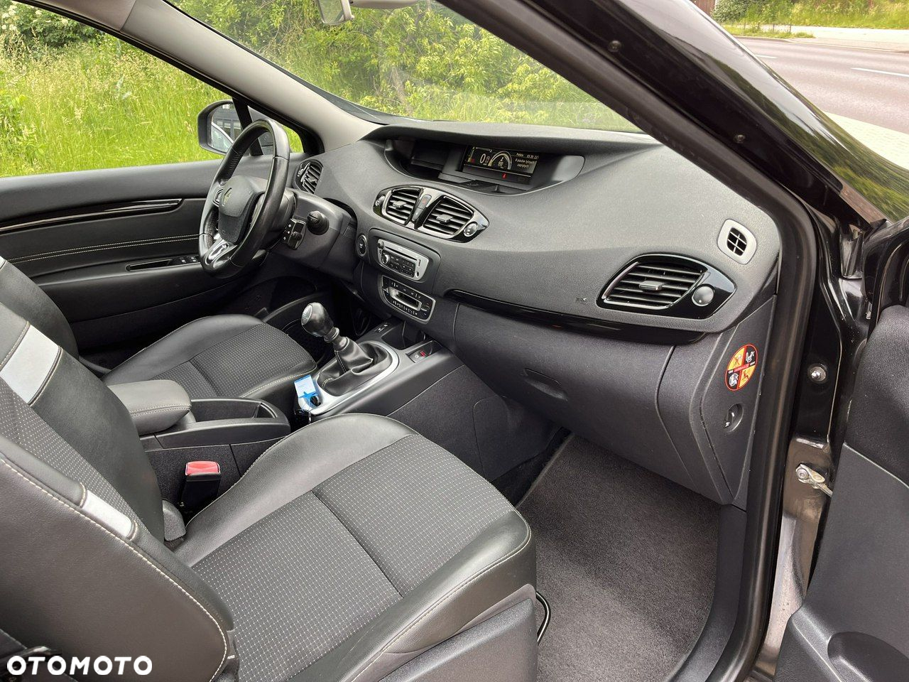 Renault Grand Scenic - 17