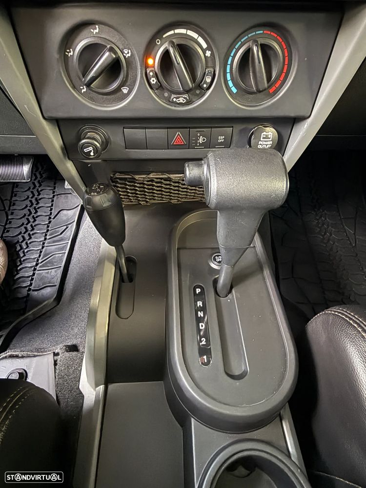 Jeep Wrangler Unlimited 2.8 CRD ATX Sahara Limited - 34