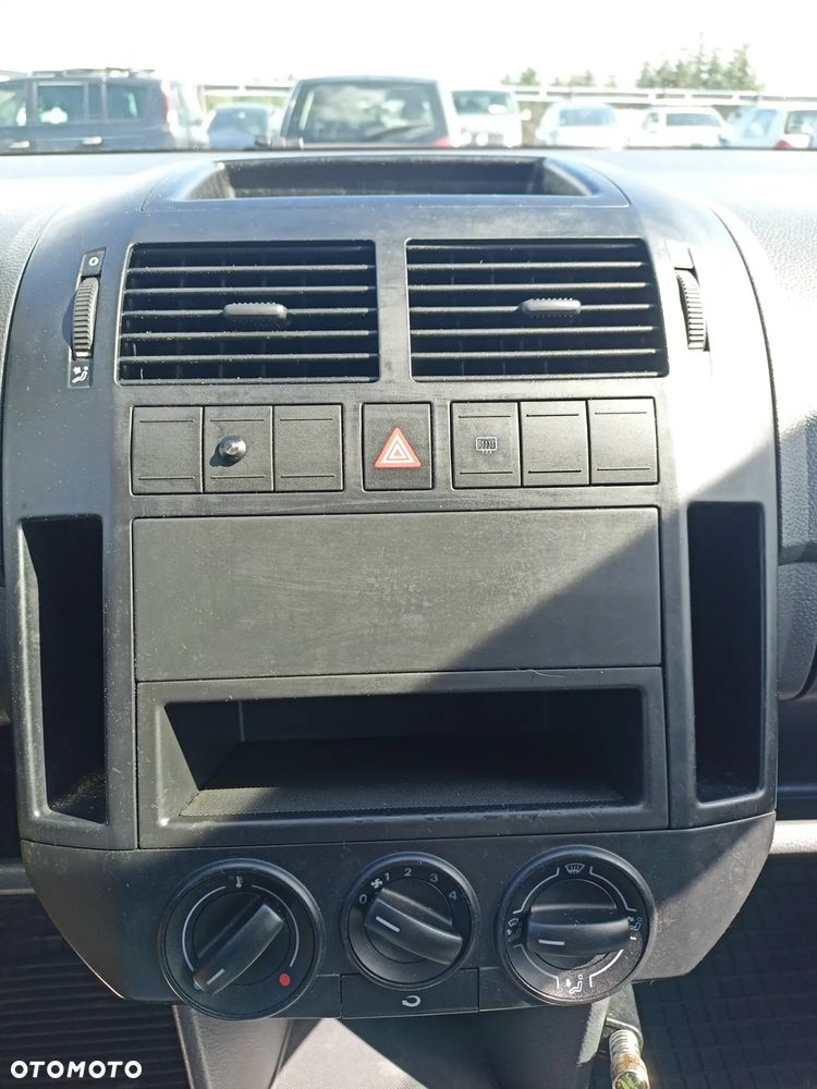 Volkswagen Polo - 12