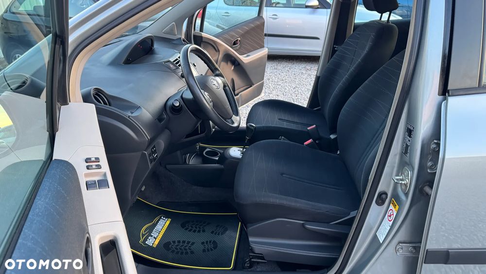 Toyota Yaris 1.3 Sol - 30