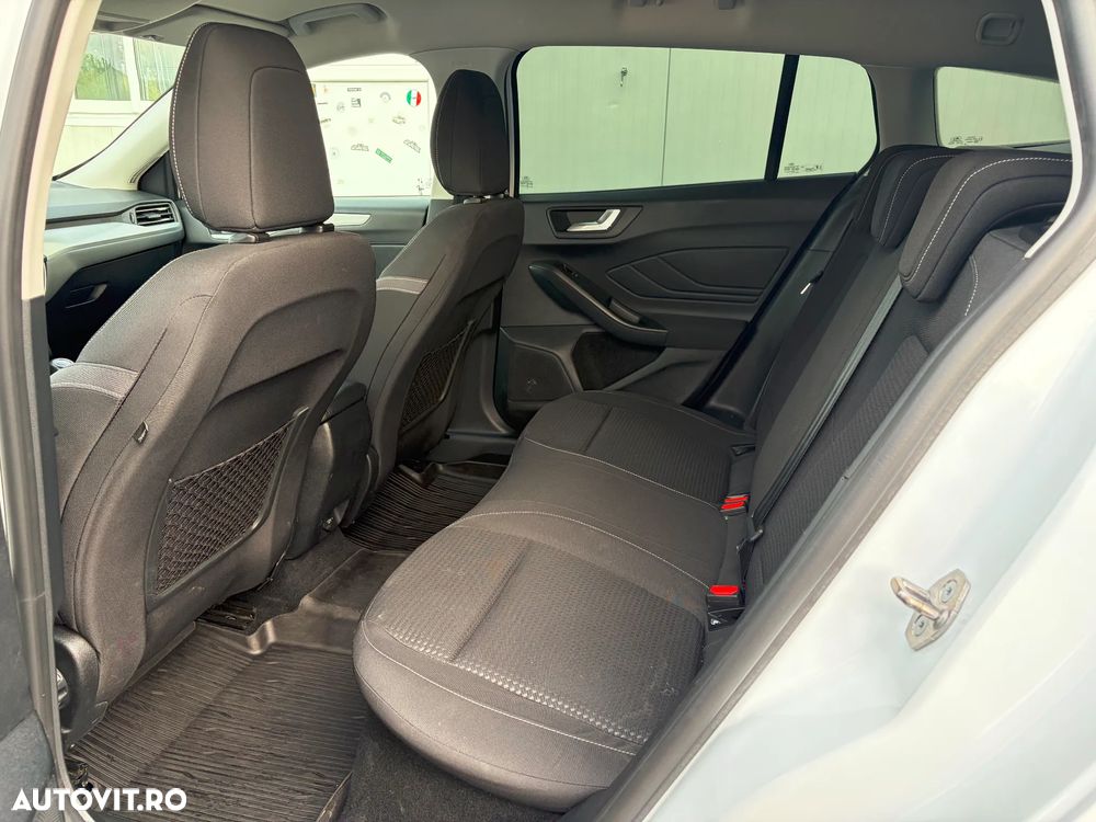 Ford Focus 1.0 EcoBoost Connected - 31