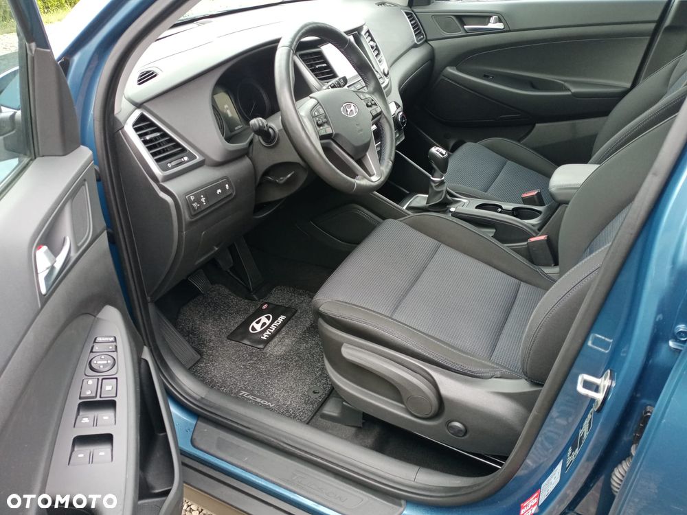 Hyundai Tucson 1.7 CRDI BlueDrive TourdePologne 2WD - 12