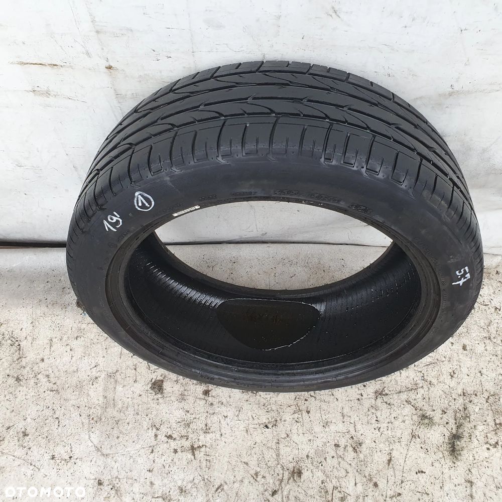 Opona Bridgestone Dueler 235/45 r19