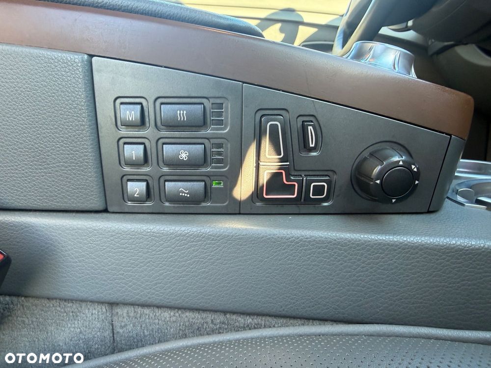 BMW Seria 7 745i L - 30