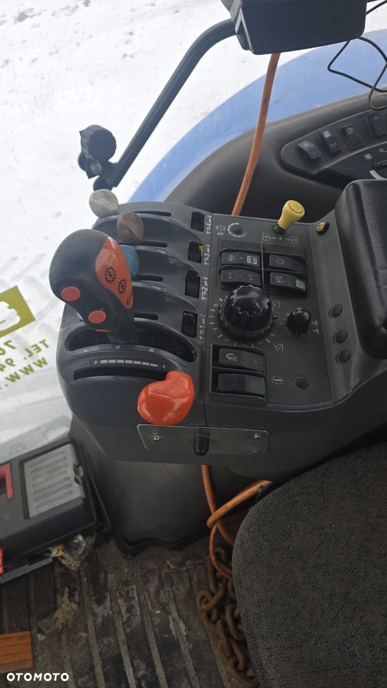 New Holland T8020 - 7