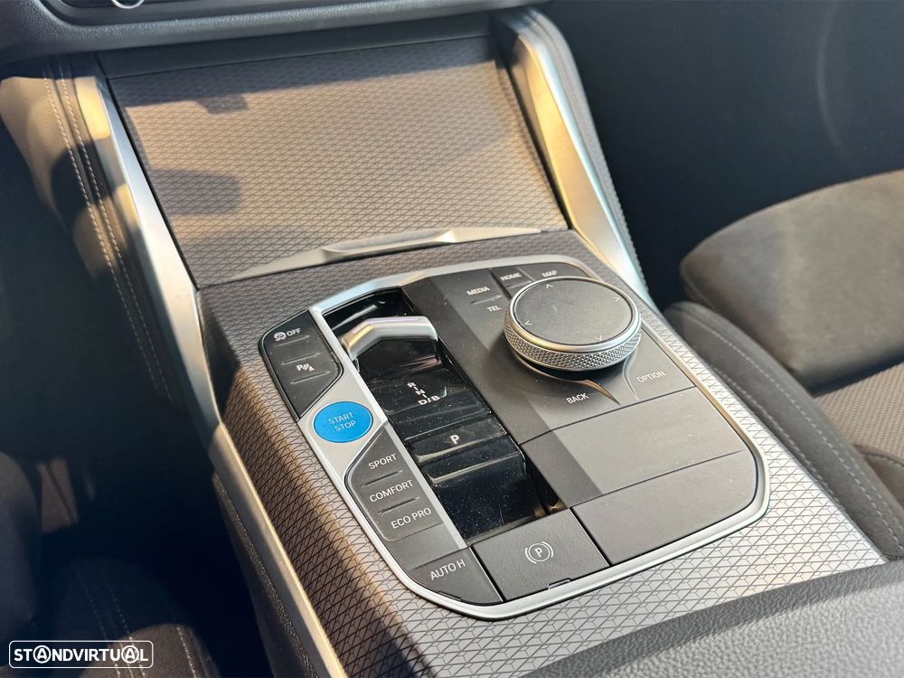 BMW i4 eDrive40 Pack Desportivo M - 17