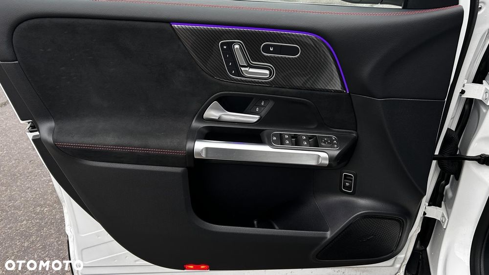 Mercedes-Benz GLB - 10