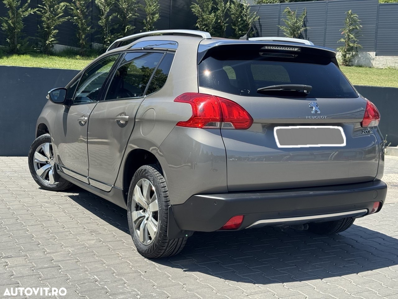 Peugeot 2008 1.2 L PureTech Active - 3