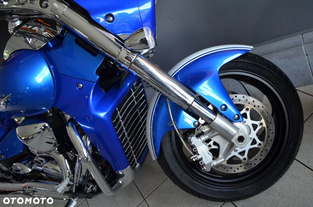 Suzuki Intruder - 7