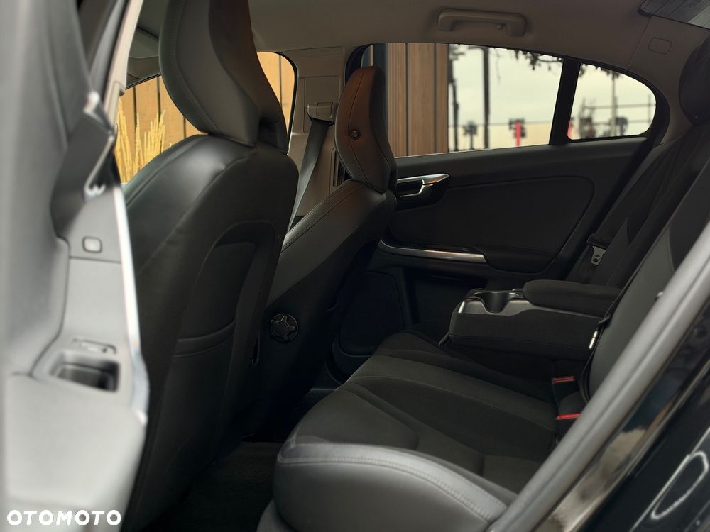 Volvo S60 - 11